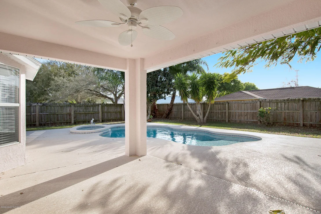 Photo of 2076 Lansing Street