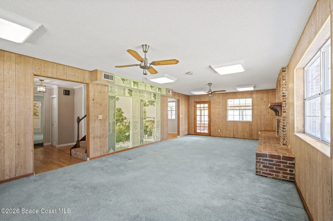 Photo of 945 Bluegrass Lane