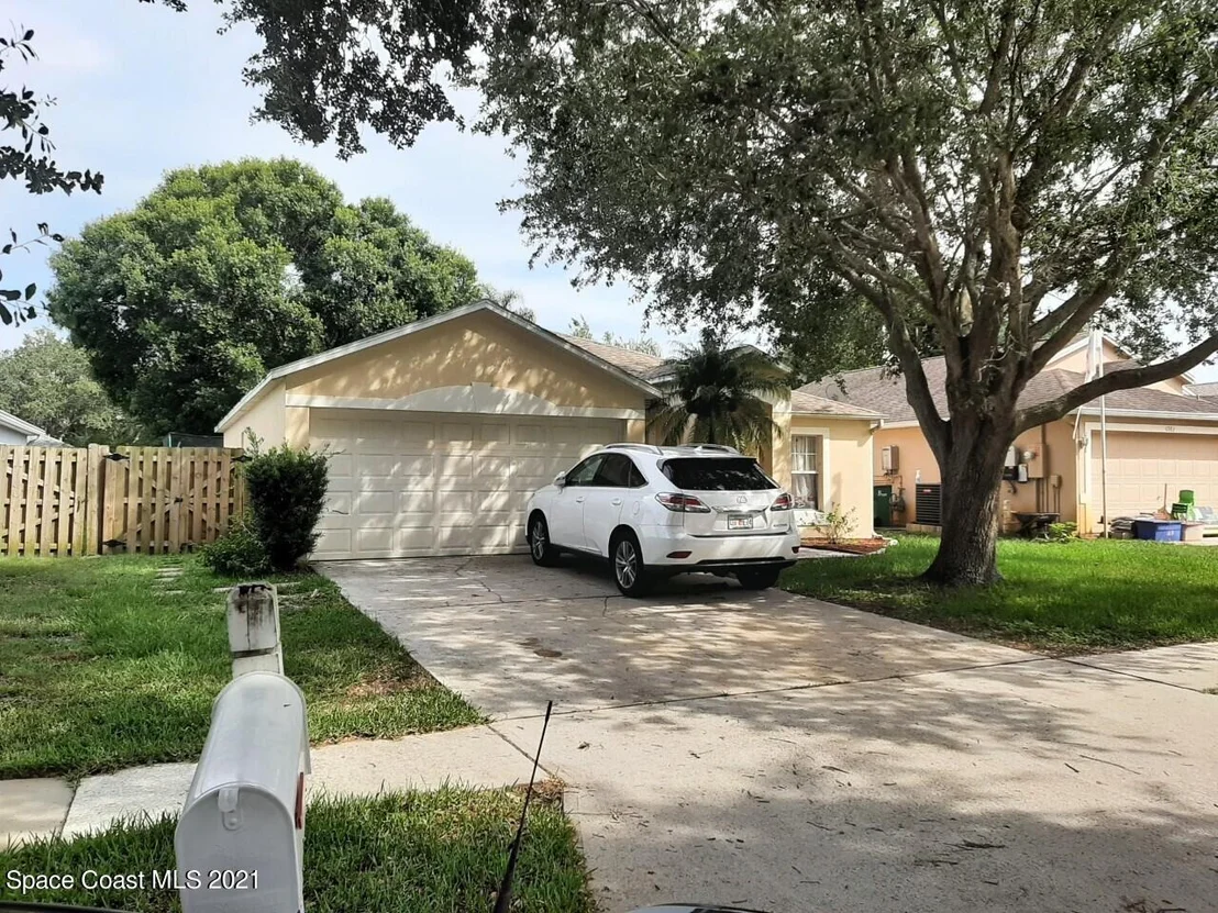 Photo of 6985 Hammock Trace Drive