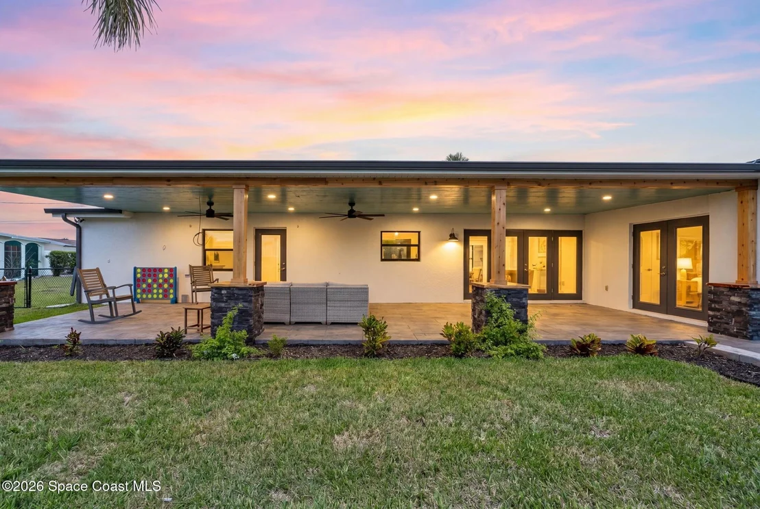 Photo of 213 River Road