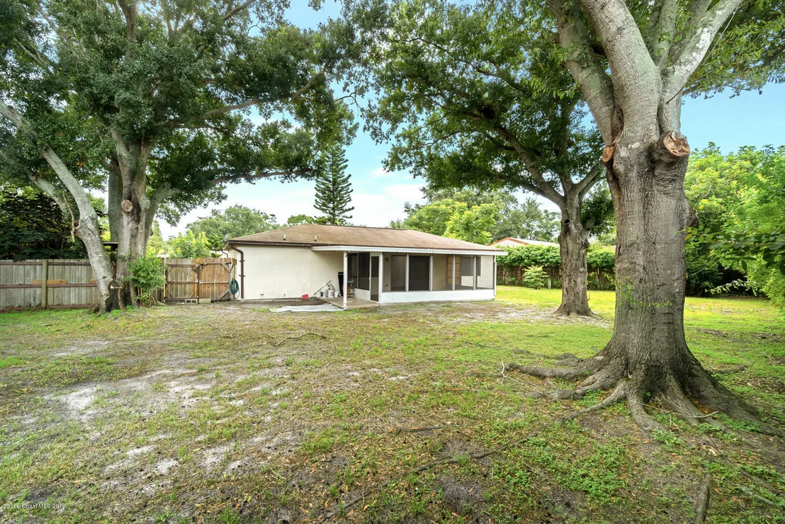 Photo of 1682 Arcot Circle NE