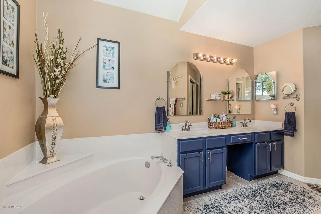 Photo of 5058 Alamanda Drive