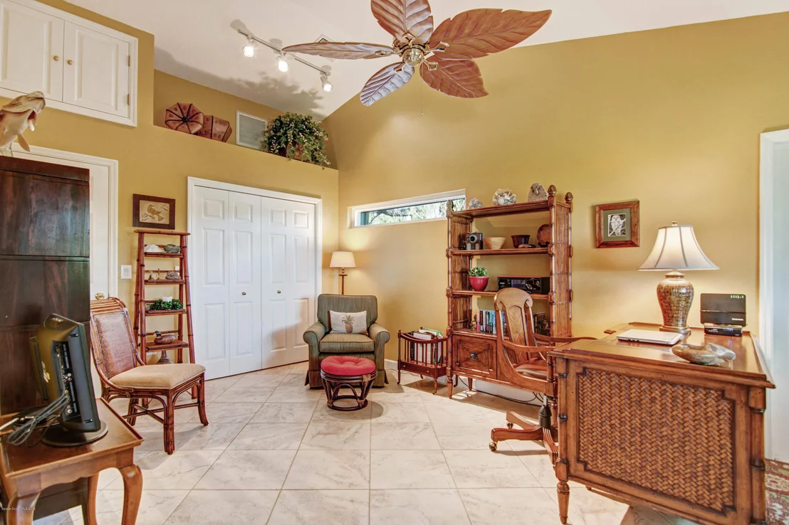Photo of 3877 Riverside Drive