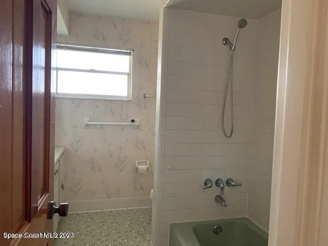 Photo of 1392 Gleneagles Way