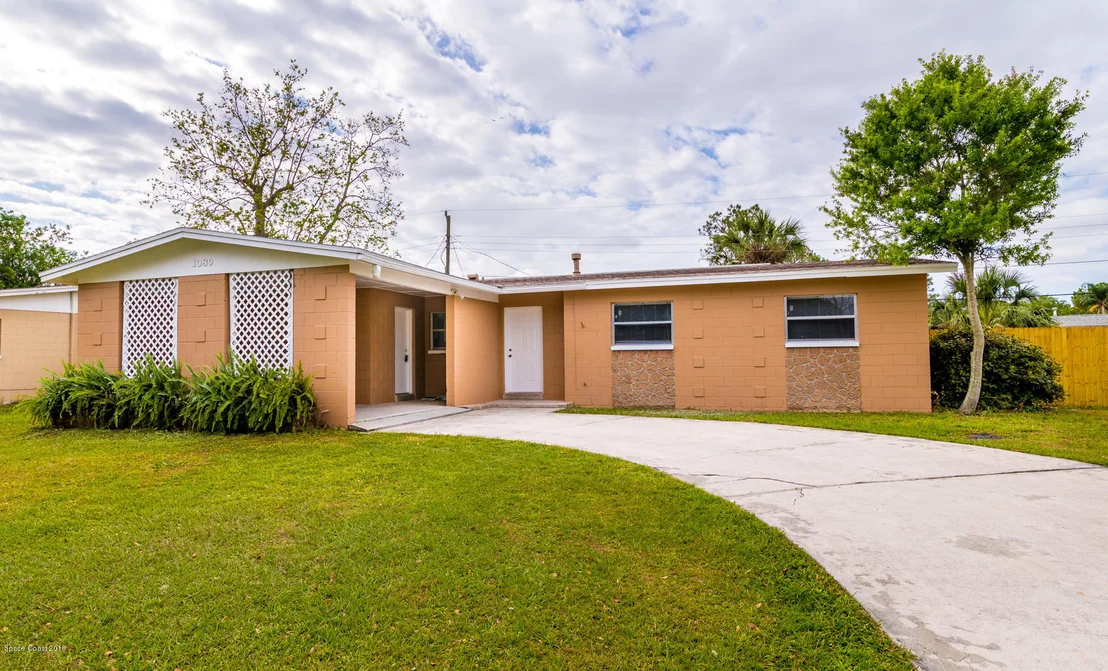 Photo of 1089 Madrid Road