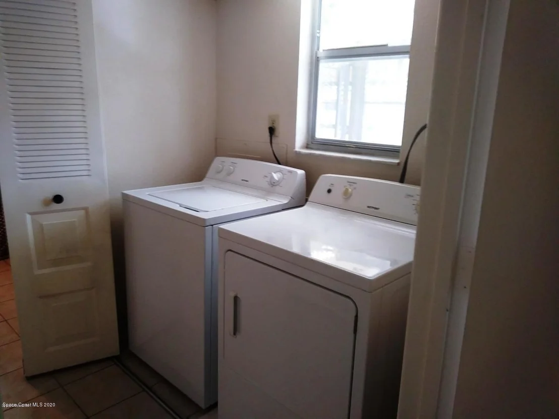 Photo of 731 Becker Avenue NE