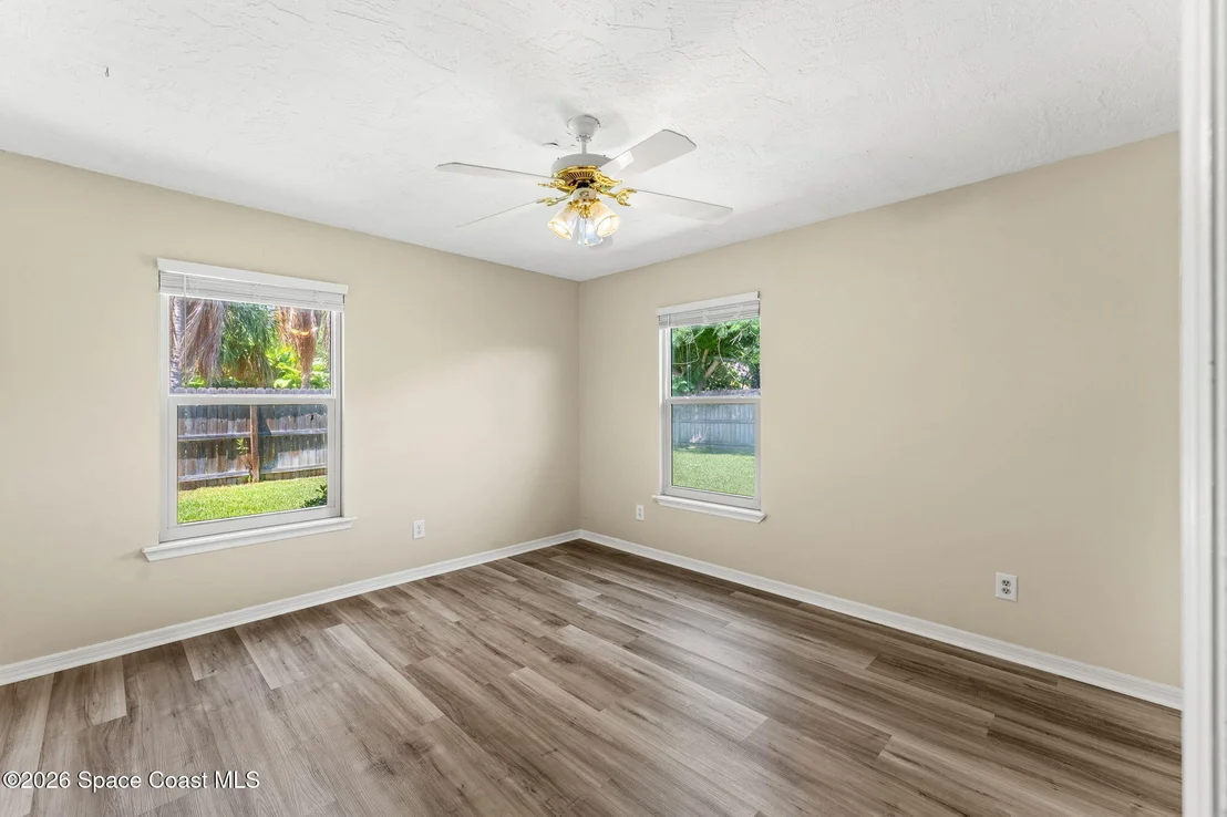 Photo of 496 N River Oaks Drive