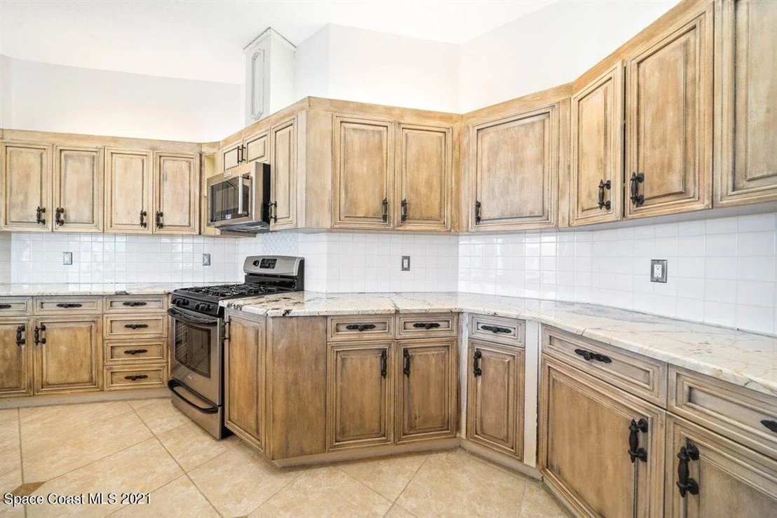 Photo of 680 Falcon Drive