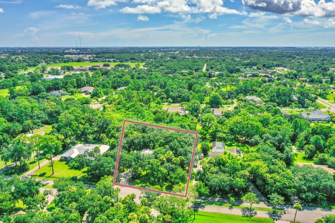 Photo of 1808 Live Oak Drive N