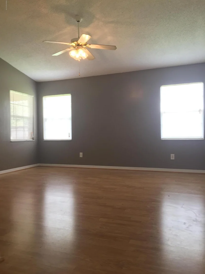 Photo of 1223 Goldenrod Circle NE