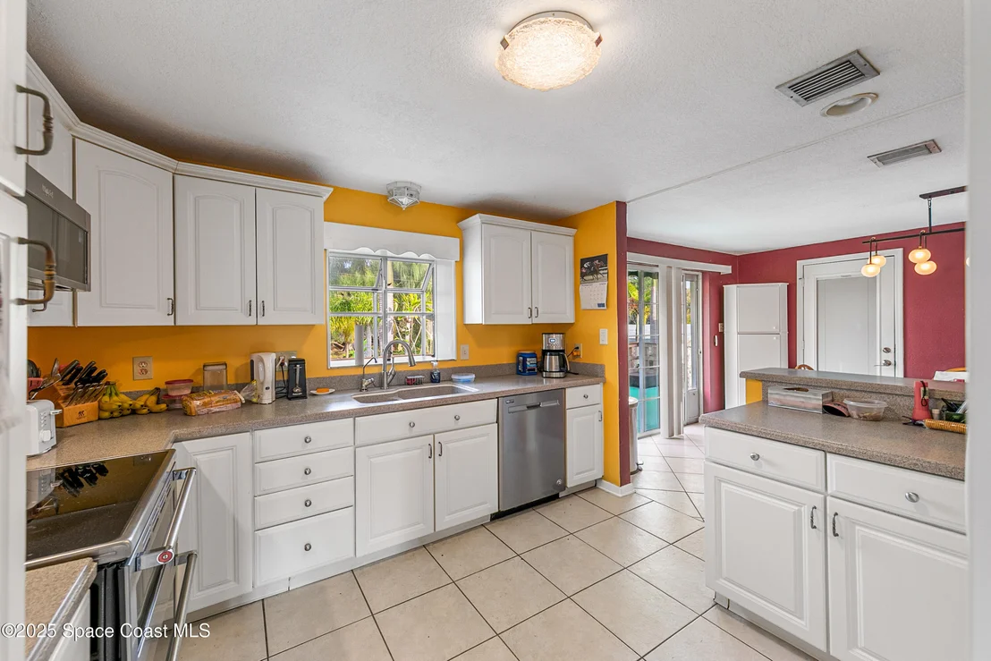 Photo of 409 Lynn Avenue