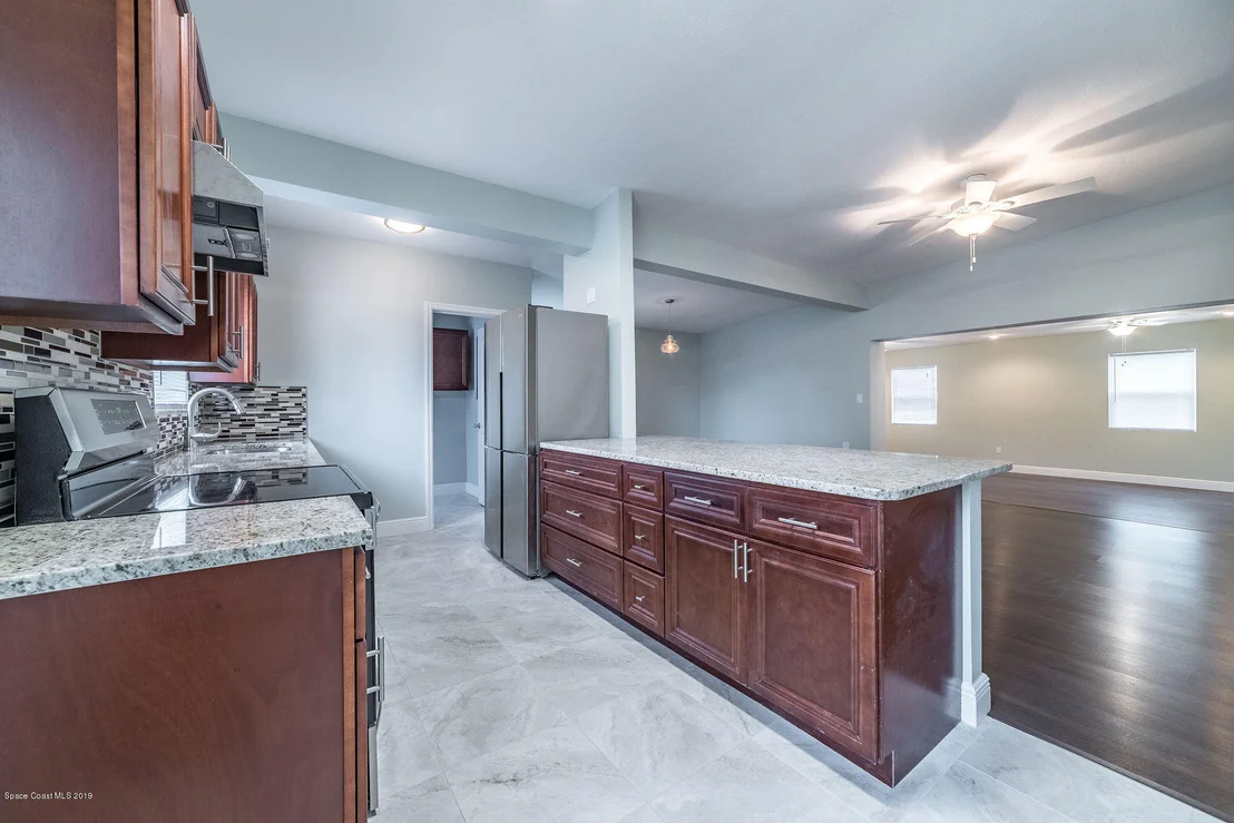 Photo of 954 Bianca Drive NE