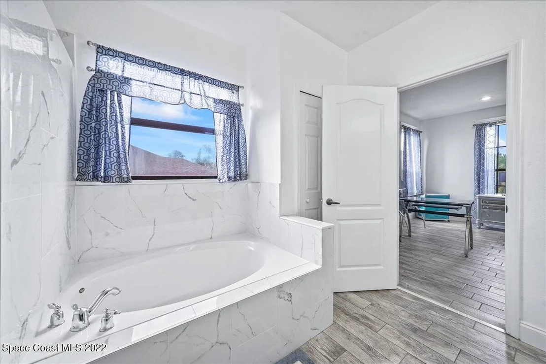Photo of 1405 Talon Way