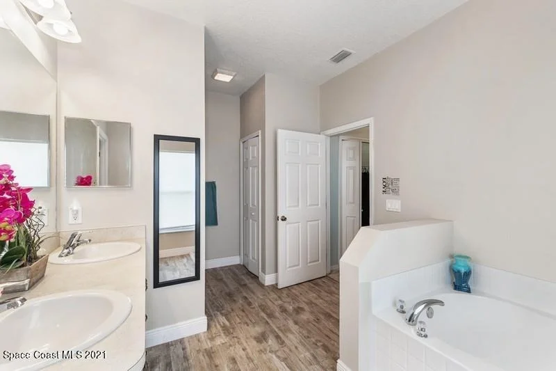 Photo of 1034 Morgan Circle NE