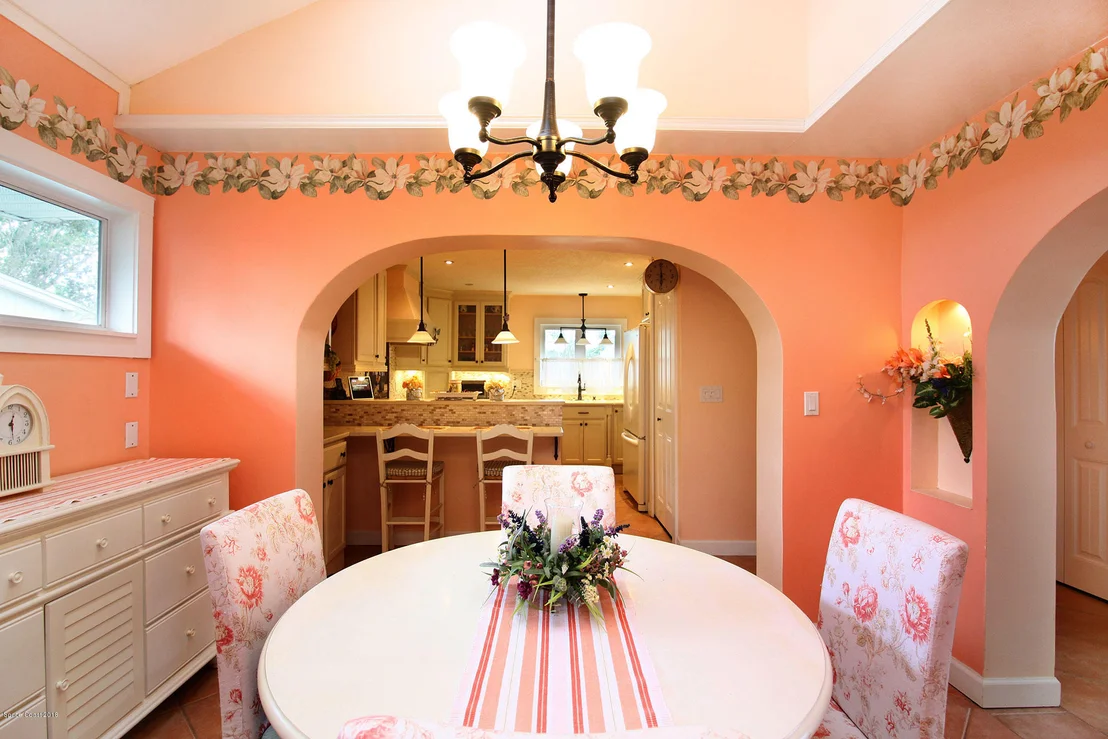 Photo of 412 Myrtlewood Road