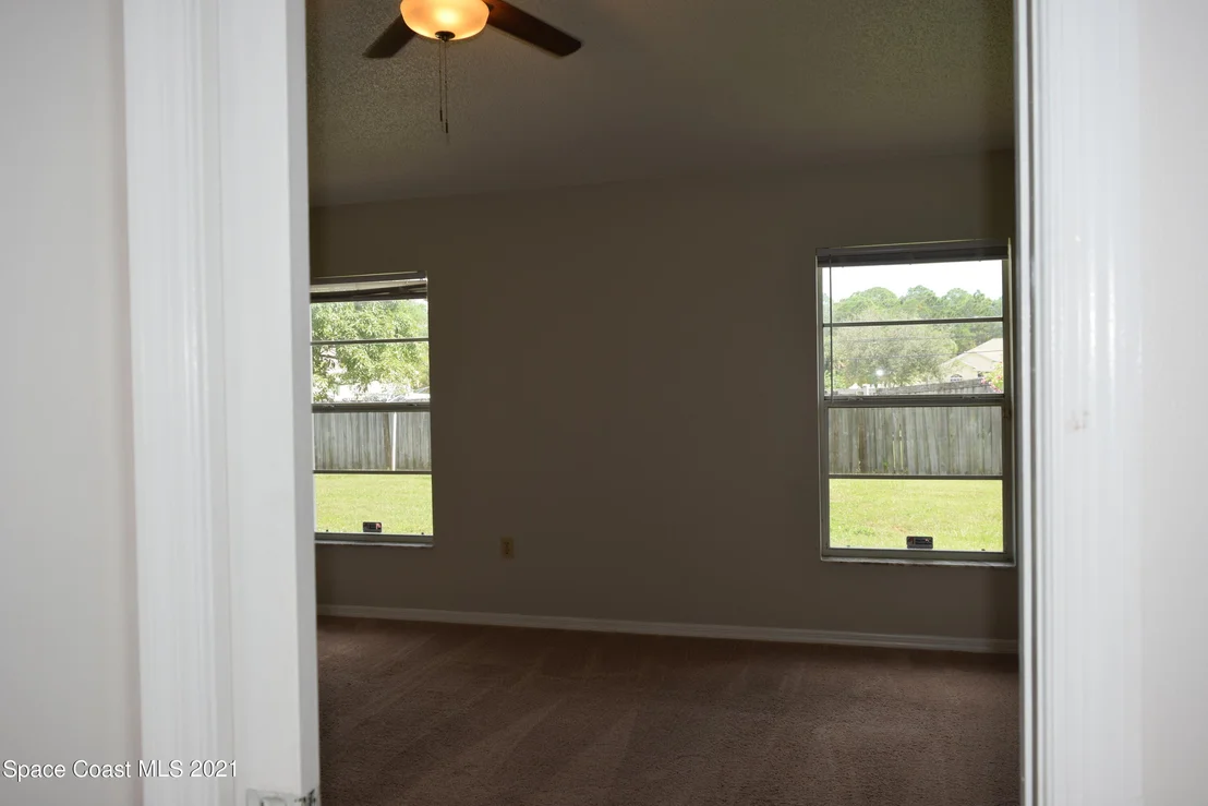 Photo of 816 Seven Gables Circle SE