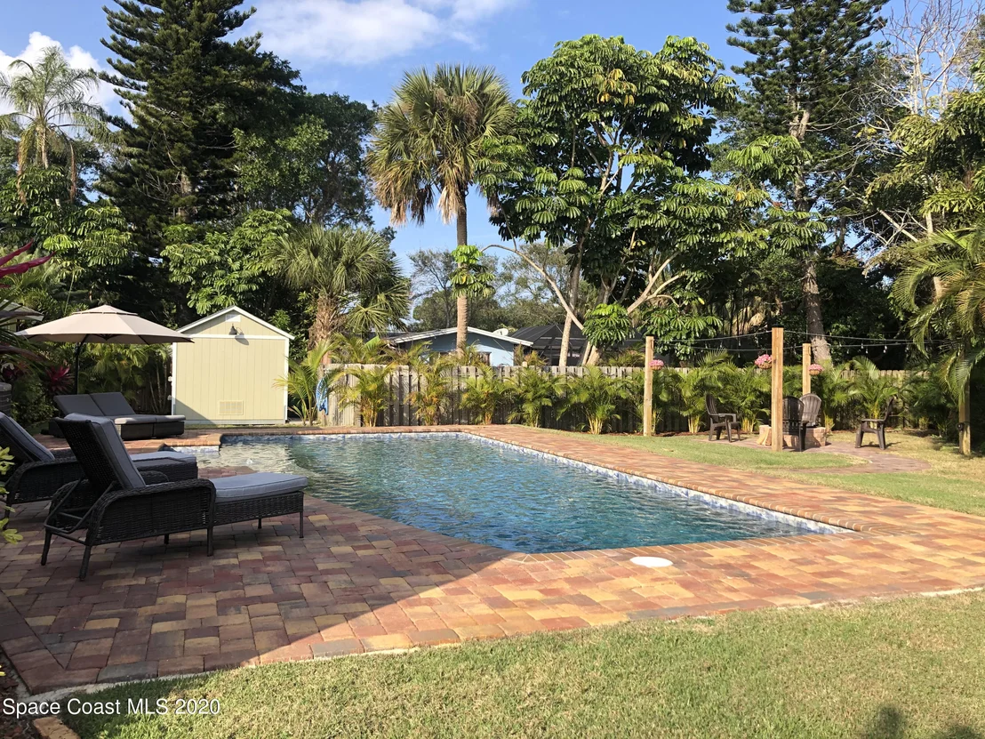Photo of 807 Riverside Drive