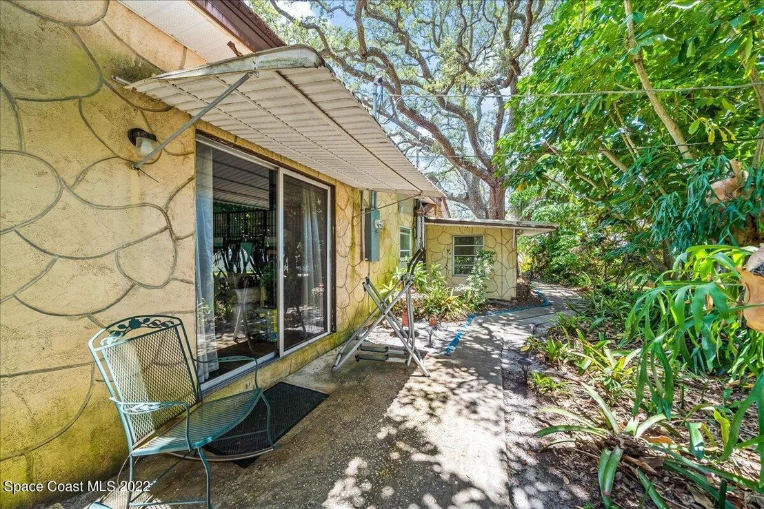Photo of 2685 Pineapple Avenue
