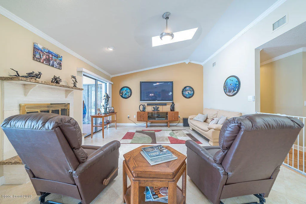 Photo of 1401 Meadowbrook Road NE