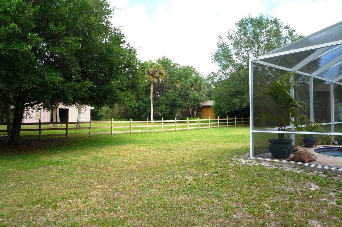 Photo of 3330 Aurora Road