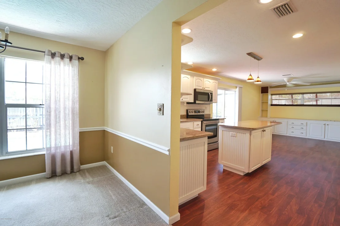 Photo of 913 Kings Post Road