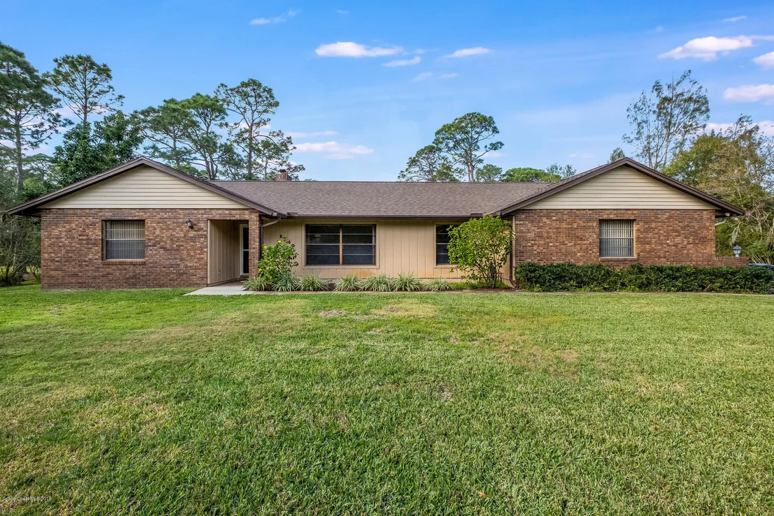 Photo of 1740 Hidden Lake Drive