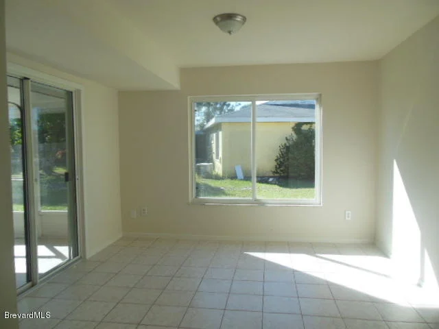 Photo of 1401 NE Mariposa Drive
