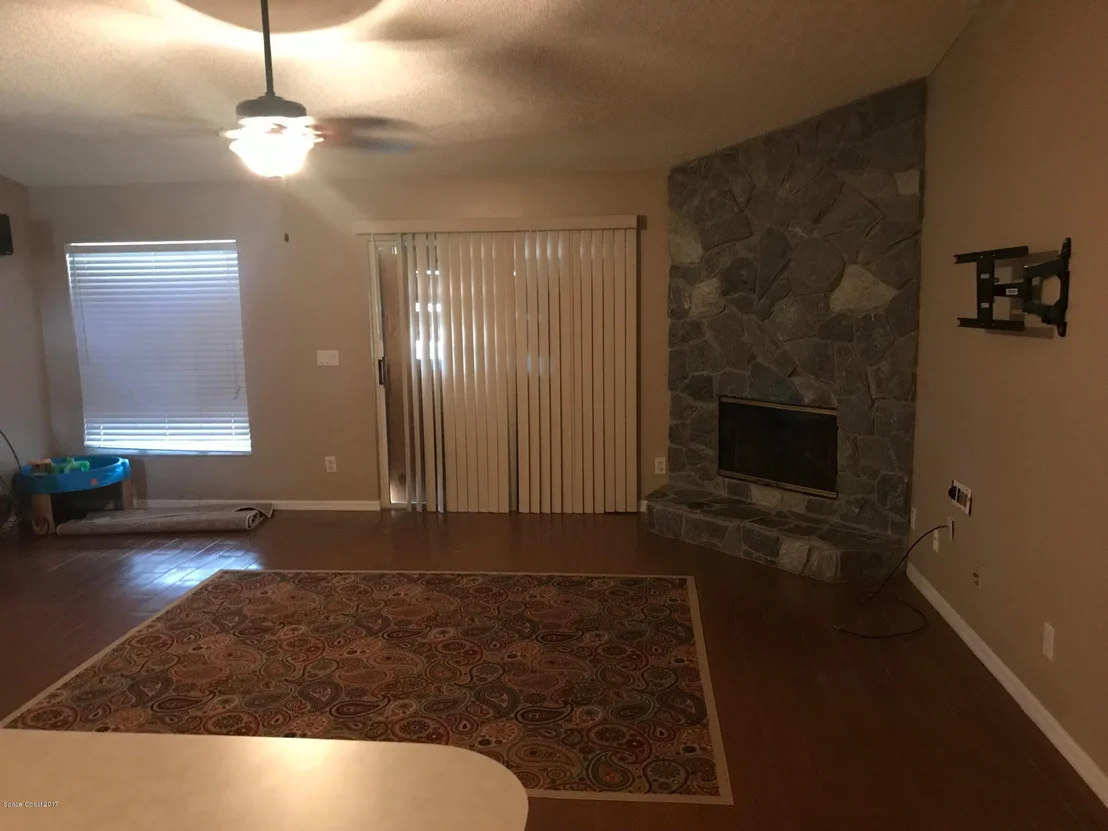 Photo of 829 Honeysuckle Drive