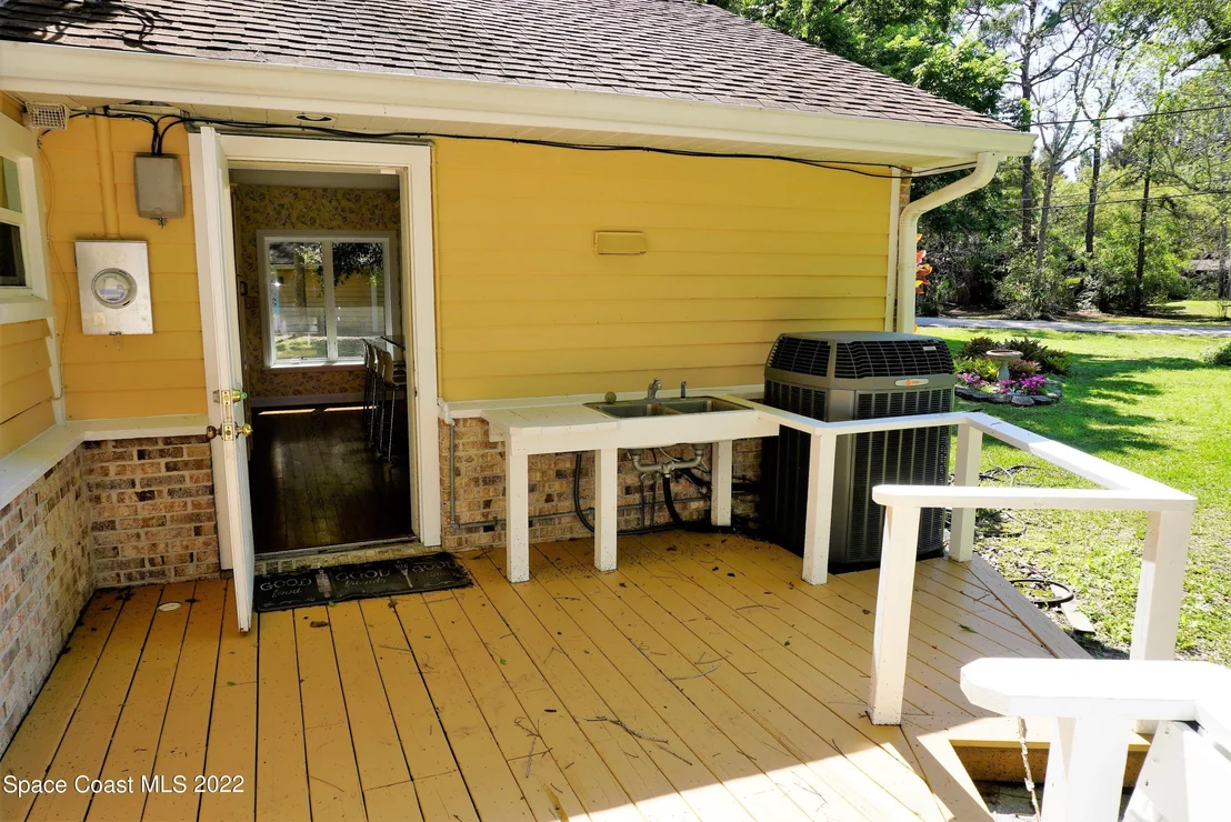 Photo of 686 Hammock Road