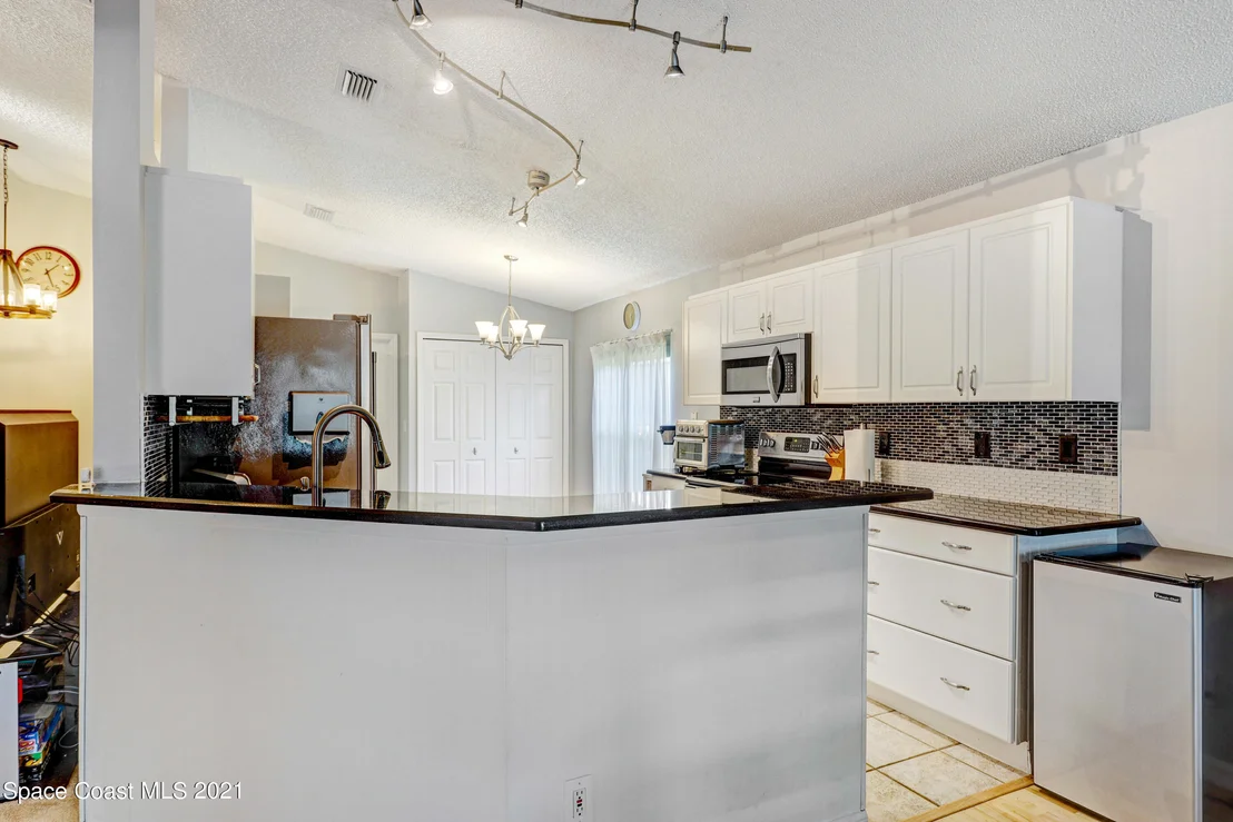 Photo of 865 Villa Drive
