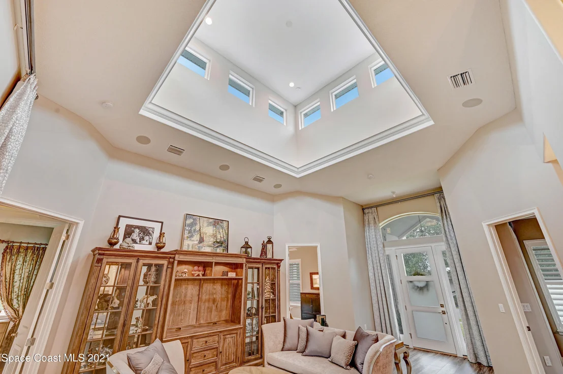 Photo of 2215 Bryan Street