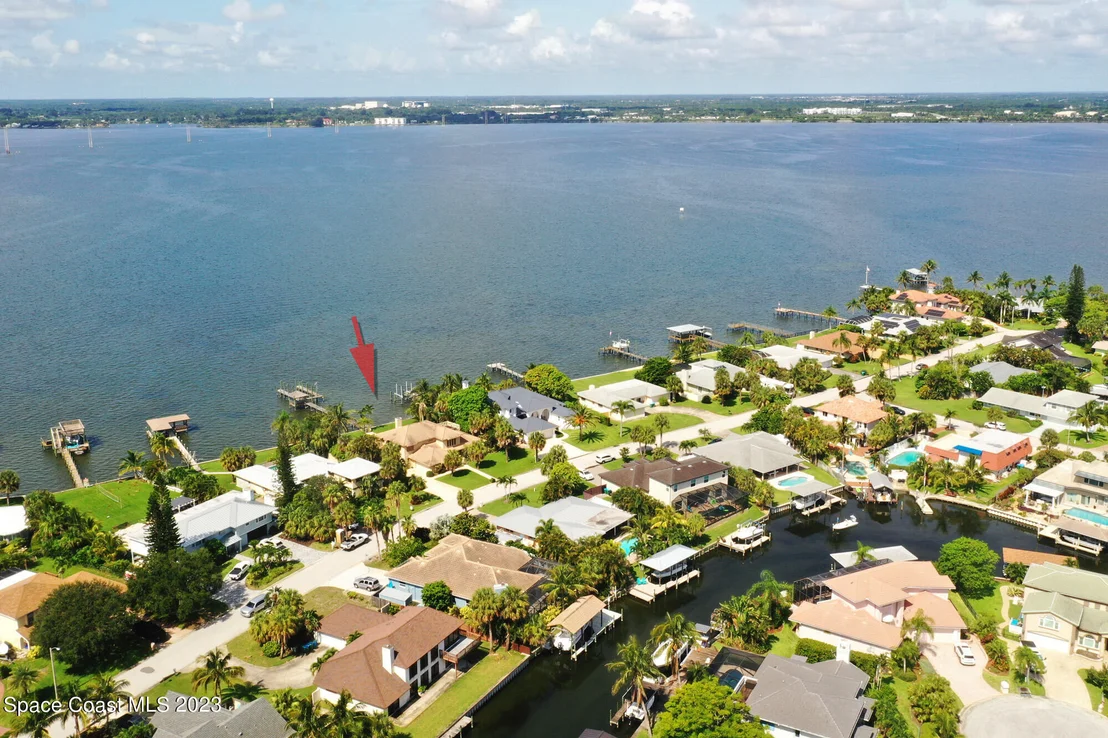 Photo of 421 Riverview Lane