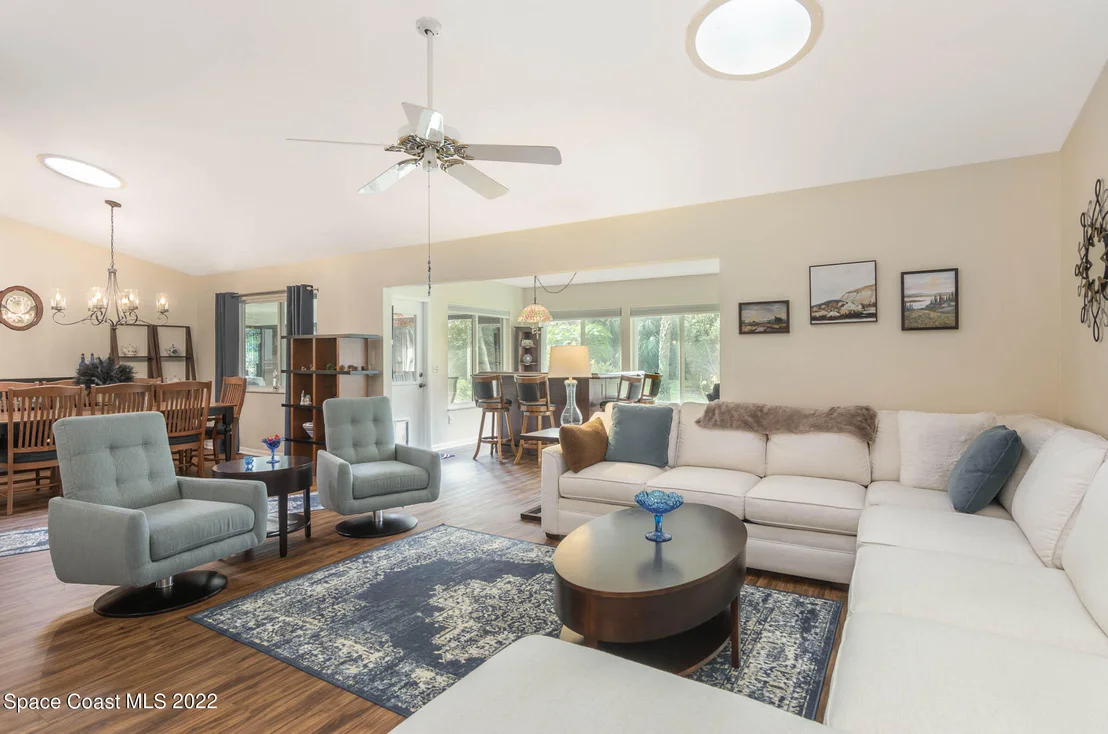 Photo of 1607 Frontier Drive