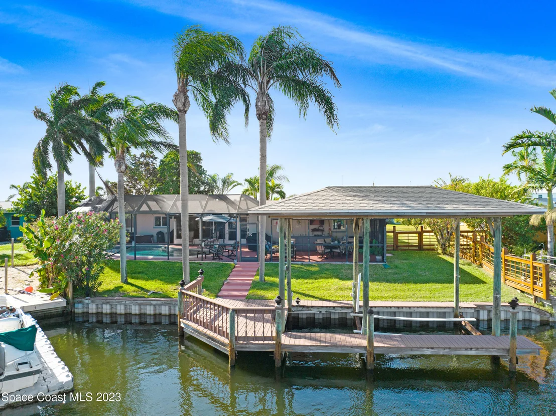 Photo of 405 Thrush Drive