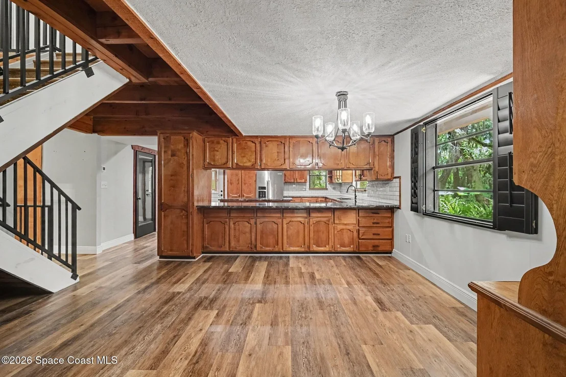 Photo of 2650 Lagrange Road