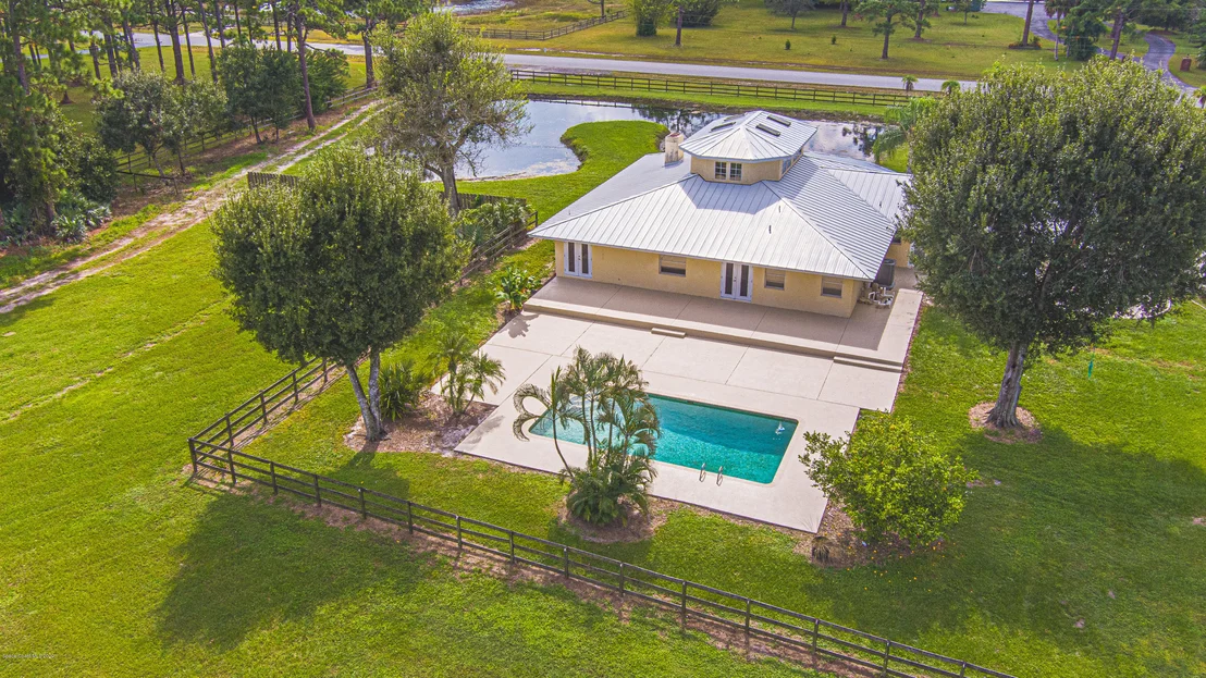 Photo of 4300 Pinewood Road