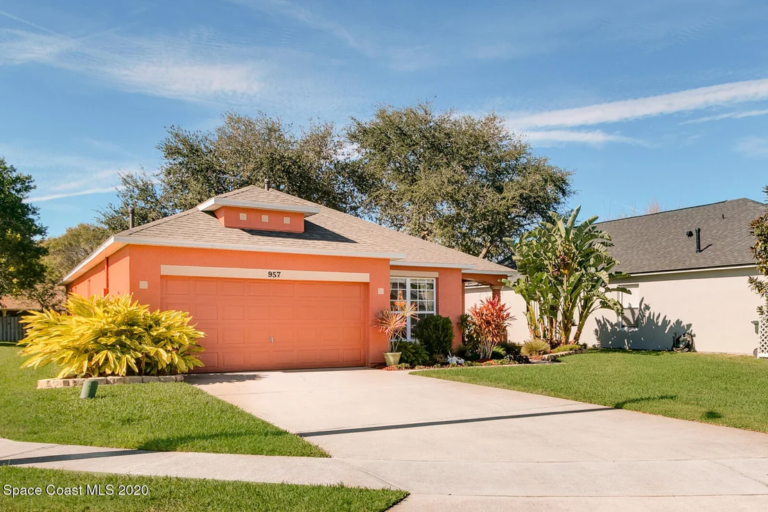Photo of 957 Riviera Point Drive