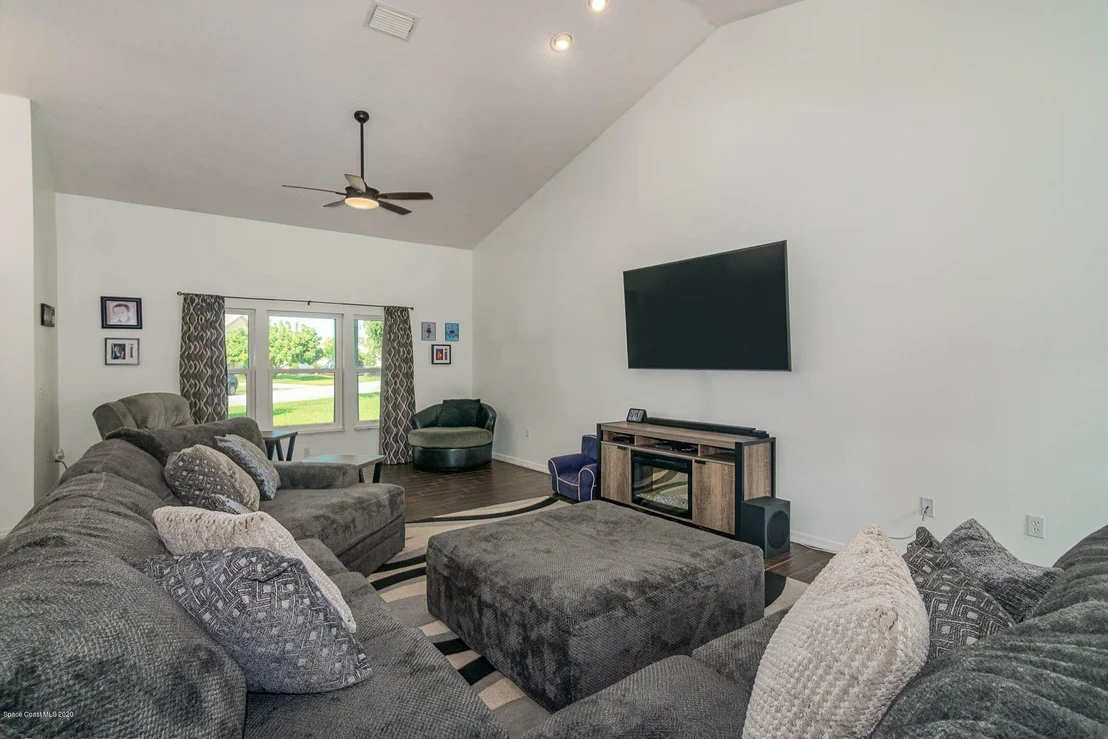 Photo of 2660 Lowell Circle