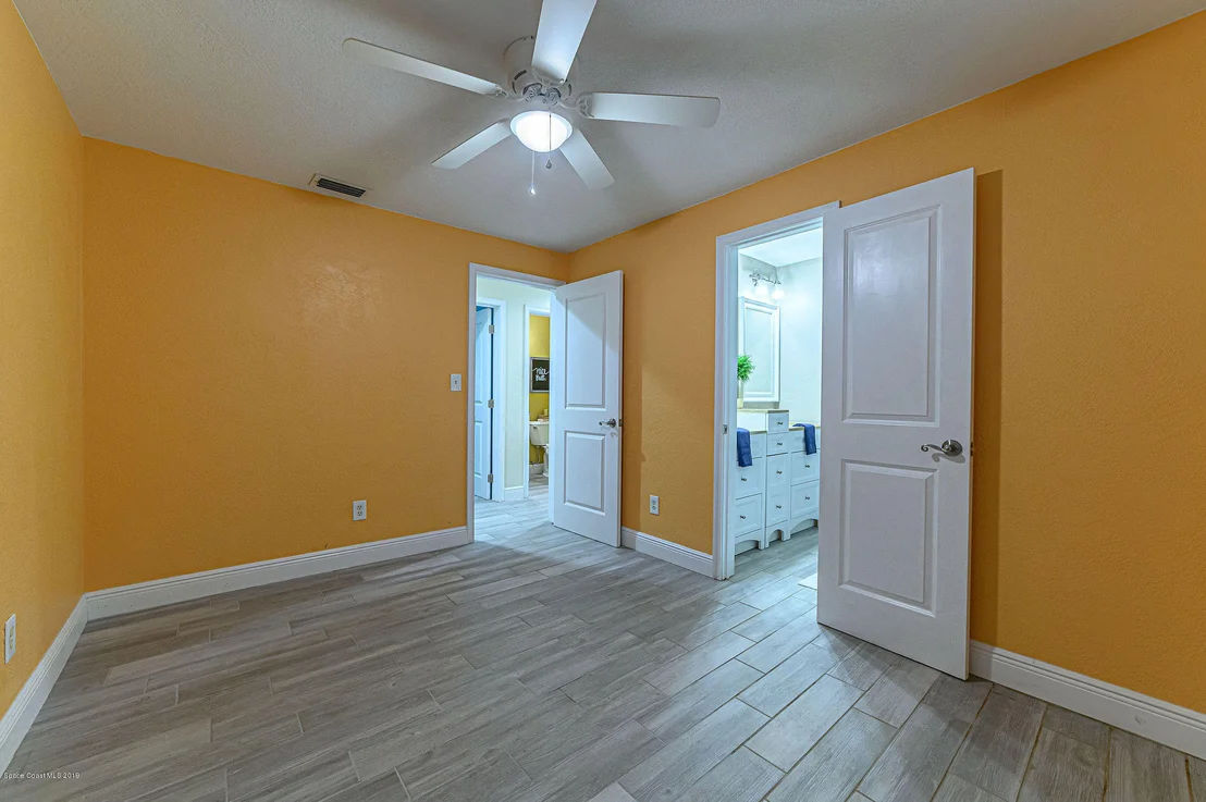 Photo of 3905 Lake Washington Road