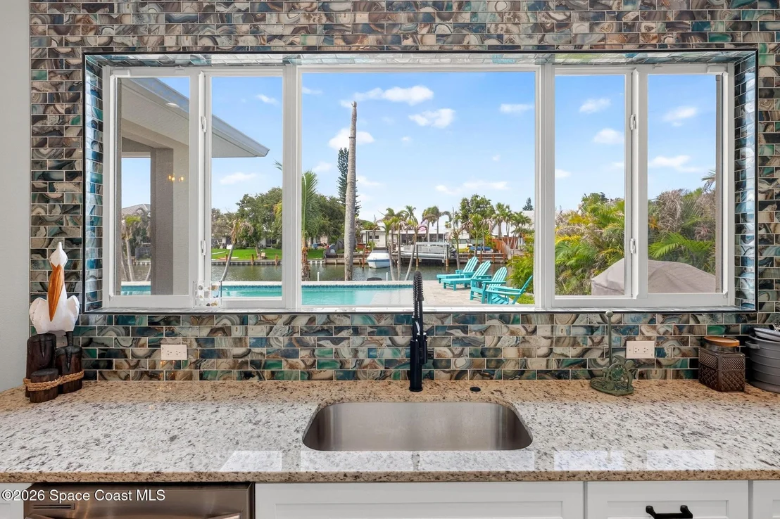 Photo of 318 Angelo Lane