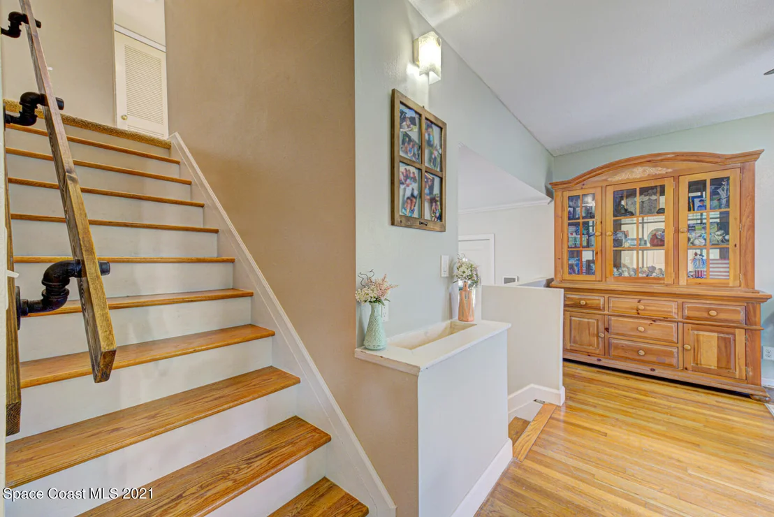 Photo of 200 Saldon Lane