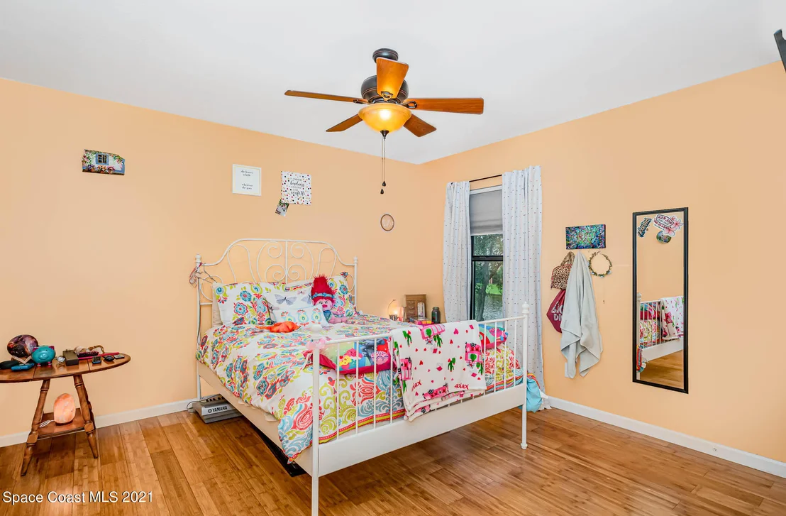 Photo of 215 Dryden Circle