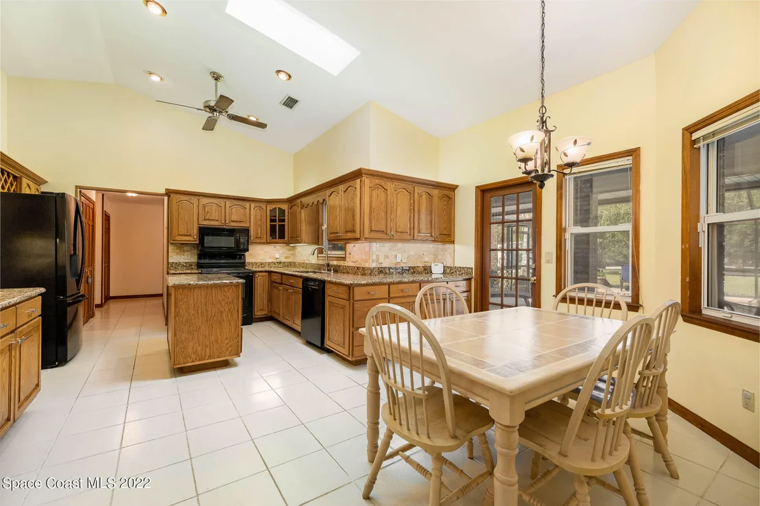 Photo of 2525 Mcgraw Avenue
