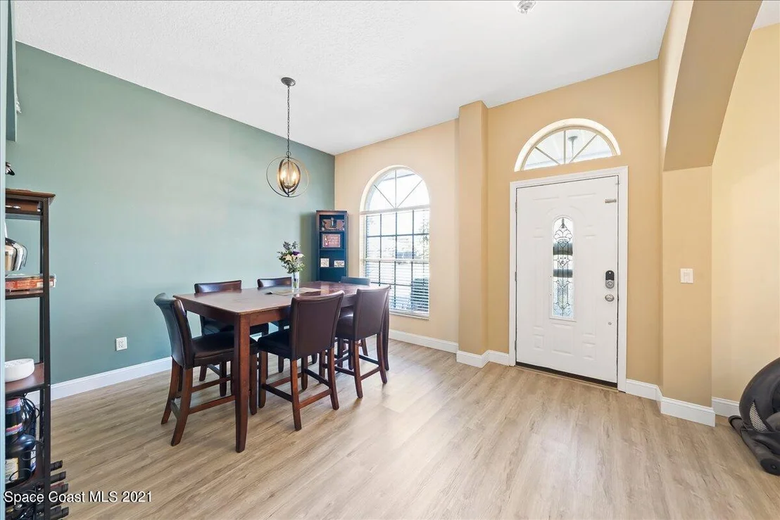 Photo of 1041 Jacaranda Circle