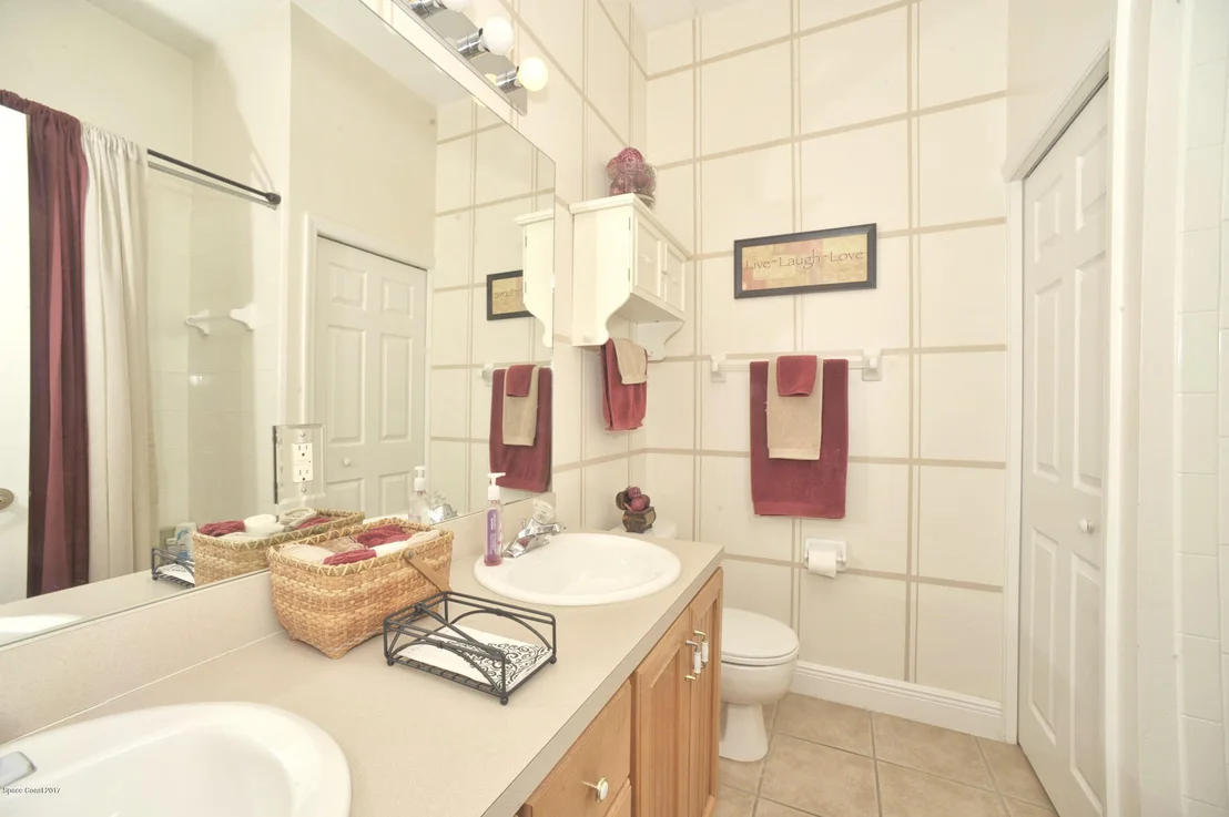 Photo of 4883 Buttonwood Drive