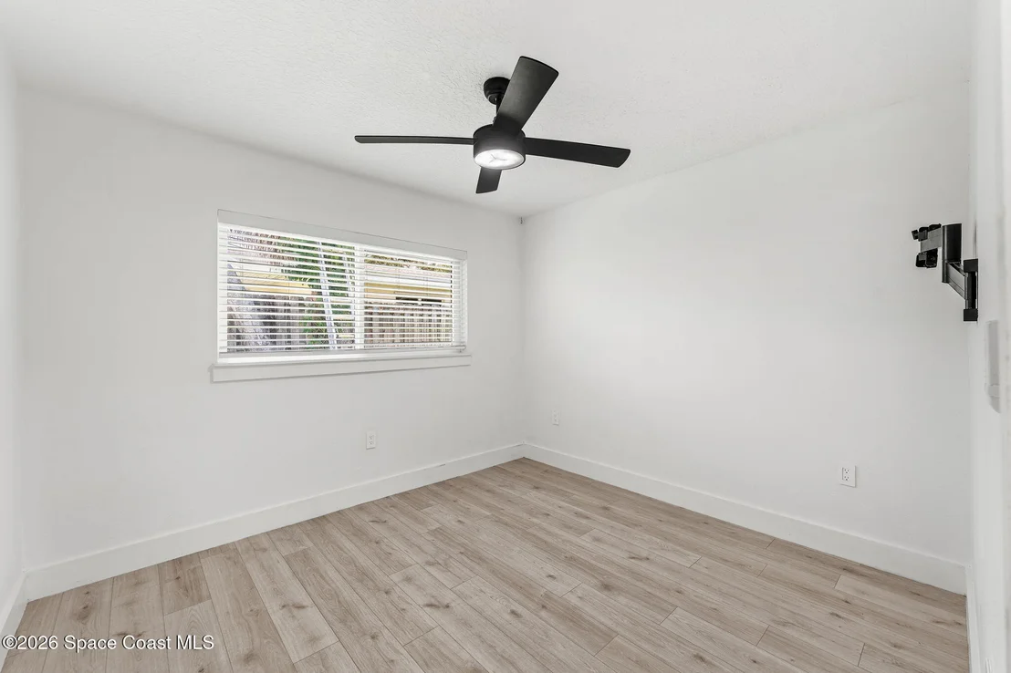 Photo of 470 Seabreeze Drive