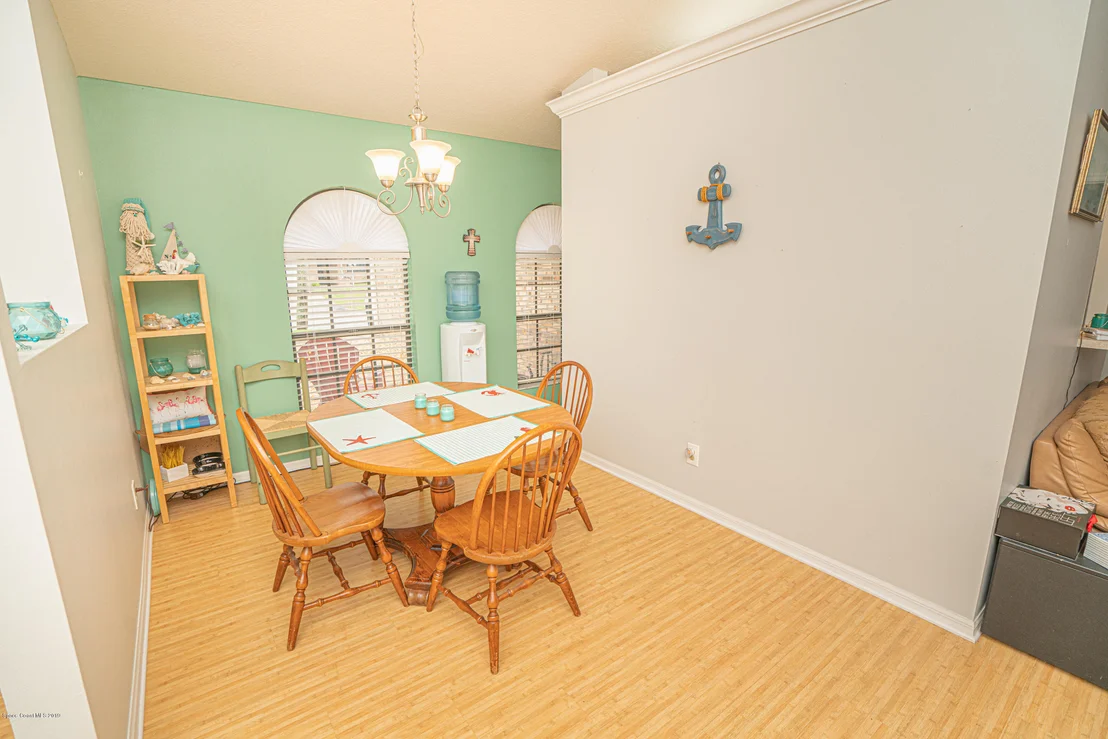 Photo of 843 Landsdowne Drive