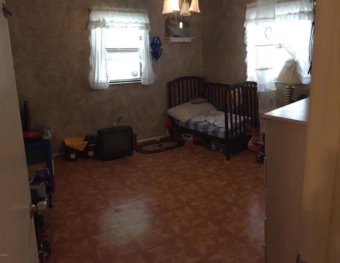 Photo of 1124 Hermosa Drive