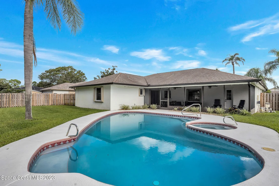 Photo of 3561 Monarch Street