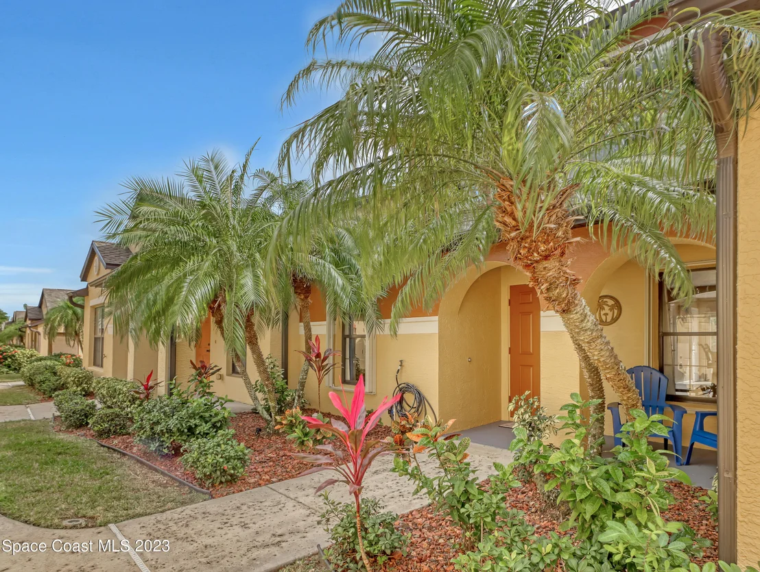 Photo of Unit 103 at 990 Luminary Circle